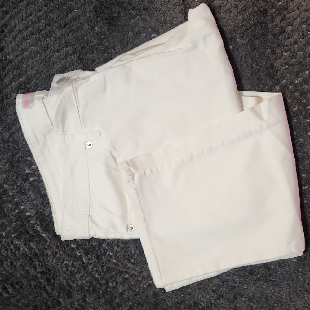 NWOT White Striaght Leg Skinny Pants Jeans